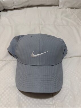 Nike Light Gray Baseball Cap with White Swoosh